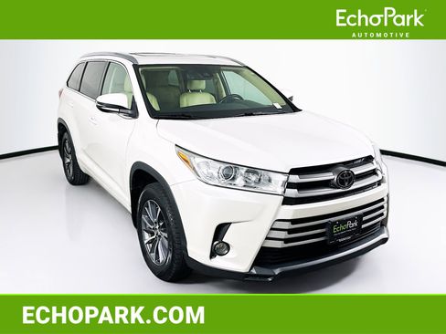 Used 2018 Toyota Highlander XLE image 1