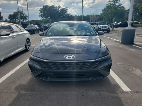 Used 2026 Hyundai Elantra Hybrid FWD image 5