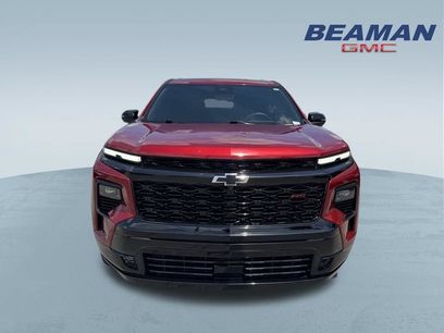 Used 2025 Chevrolet Traverse RS