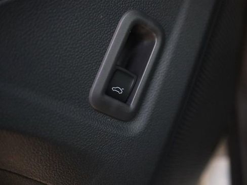 New 2026 Volkswagen Tiguan SEL R-Line image 11