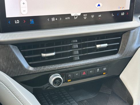 Used 2025 Ford Explorer Platinum w/ Ultimate Package RWD image 30
