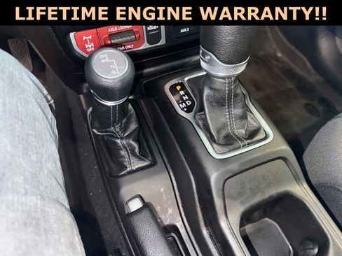 Used 2024 Jeep Gladiator Sport AWD/4WD image 27