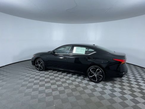 Used 2025 Nissan Altima 2.5 SR AWD/4WD image 6