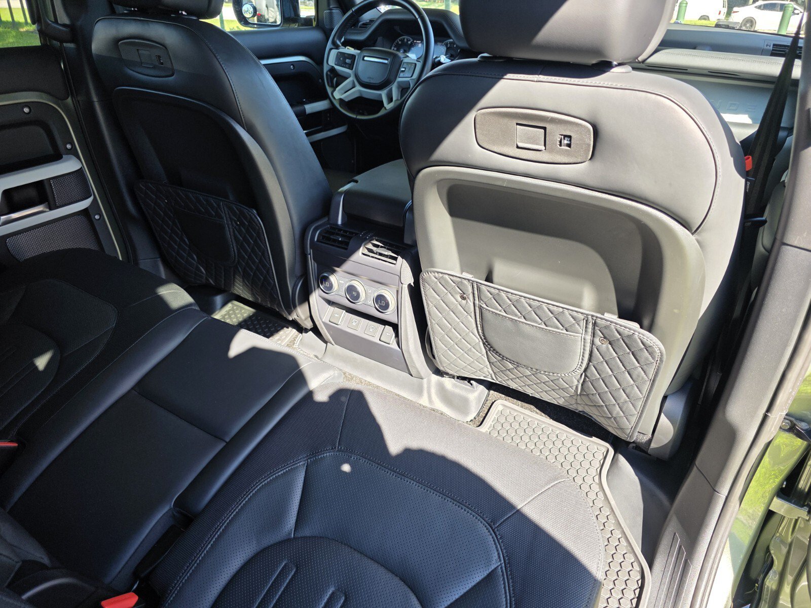Certified 2022 Land Rover Defender 110 X-Dynamic HSE AWD/4WD image 26
