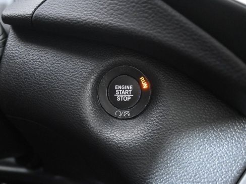 Used 2022 Jeep Cherokee Limited image 32