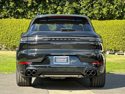 New 2026 Porsche Cayenne GTS image 7