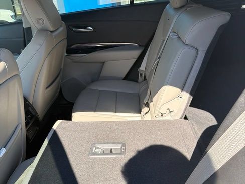 Used 2023 Cadillac XT4 Luxury FWD image 24