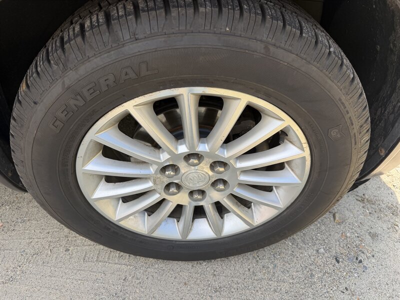 Used 2012 Buick Enclave Leather AWD/4WD image 44