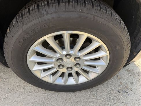 Used 2012 Buick Enclave Leather AWD/4WD image 44