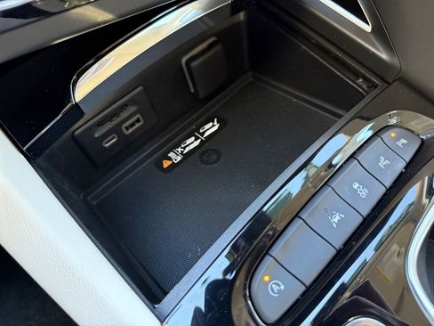 Certified 2023 Buick Envision Avenir image 43