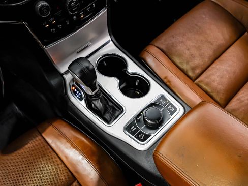 Used 2019 Jeep Grand Cherokee Summit w/ Platinum Series Group AWD/4WD image 32