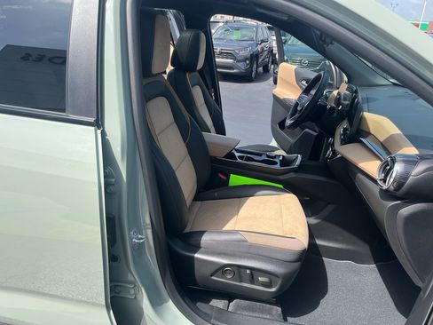 Used 2025 Chevrolet Equinox ACTIV w/ Safety and Technology Package AWD/4WD image 53