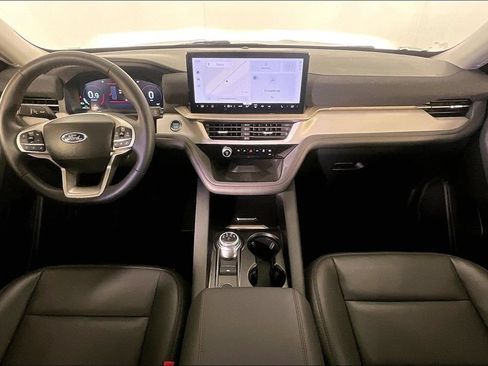 Used 2025 Ford Explorer Active w/ Active Comfort Package RWD image 19