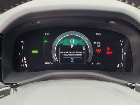 Used 2025 Toyota Camry SE image 14