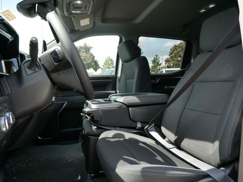 New 2026 GMC Sierra 1500 SLE w/ Preferred Package AWD/4WD image 4