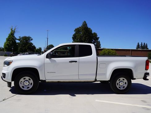 Used 2018 Chevrolet Colorado W/T w/ WT Convenience Package RWD image 3