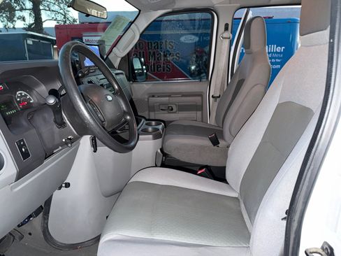 Used 2010 Ford E-350 and Econoline 350 XLT RWD image 19