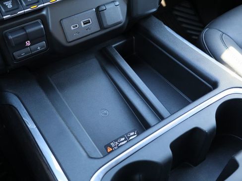 Used 2023 Chevrolet Silverado 2500 LTZ w/ LTZ Premium Package image 19