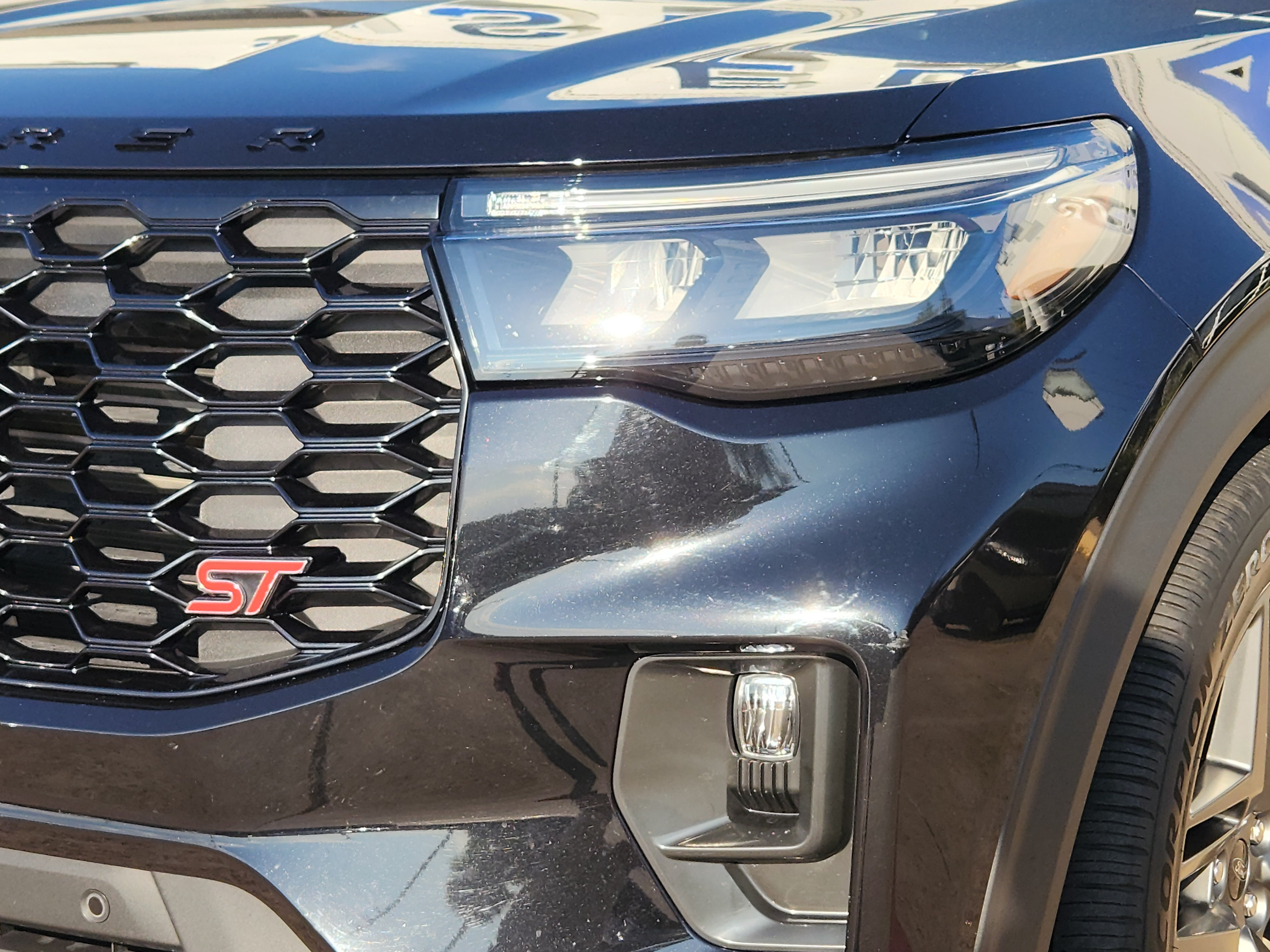 Used 2025 Ford Explorer ST w/ Sun And Sound Package AWD/4WD image 6