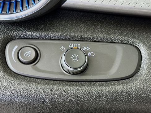 Used 2025 Chevrolet Trax LT image 16