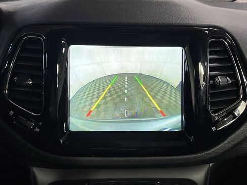 Used 2019 Jeep Compass Limited image 17