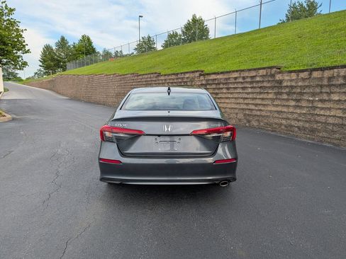 Used 2023 Honda Civic Sport image 6