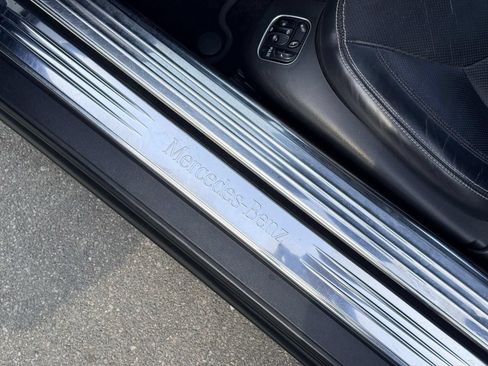 Used 2011 Mercedes-Benz SL 550 image 22