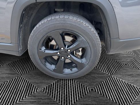 Used 2021 Jeep Grand Cherokee L Laredo image 21