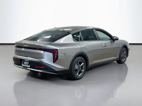 New 2026 Kia K4 FWD image 7