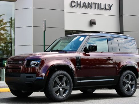 New 2026 Land Rover Defender 90 X-Dynamic SE AWD/4WD image 1
