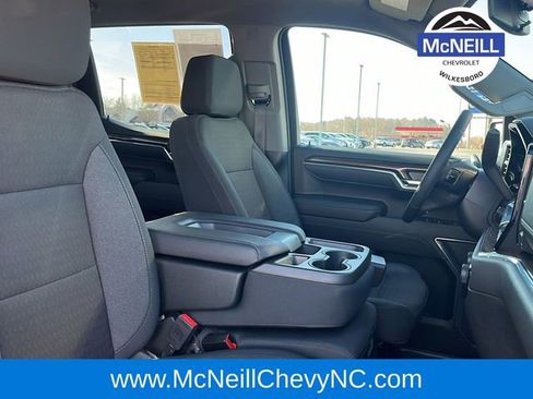 Used 2024 Chevrolet Silverado 1500 LT image 12