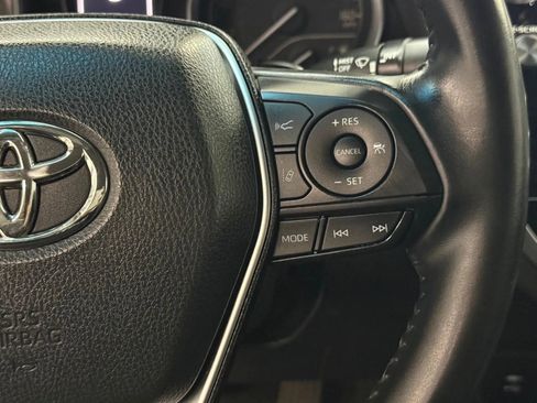 Used 2018 Toyota Camry SE image 32