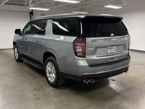 Used 2024 Chevrolet Suburban Premier RWD image 2