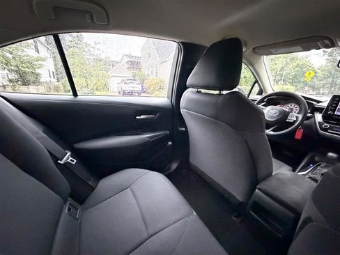 Used 2021 Toyota Corolla LE FWD image 32