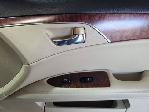 Used 2011 Toyota Avalon Limited FWD image 22