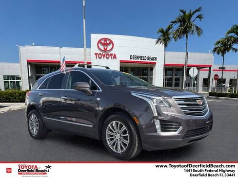 Used 2017 Cadillac XT5 Luxury w/ Driver Awareness Package FWD image 1