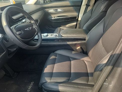 Used 2025 Genesis GV70 2.5T AWD/4WD image 7