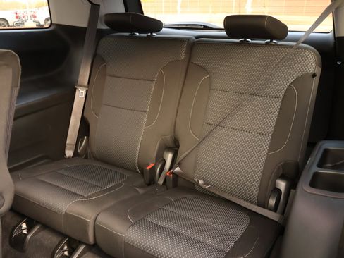 Used 2023 GMC Acadia SLE image 20