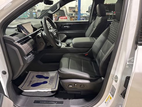 New 2025 GMC Sierra EV Denali image 18
