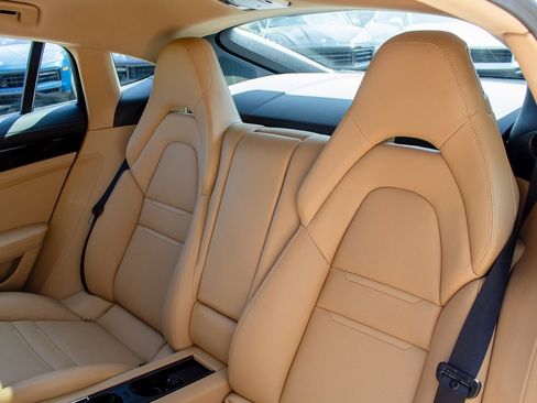 Used 2022 Porsche Panamera 4 w/ Premium Package image 22