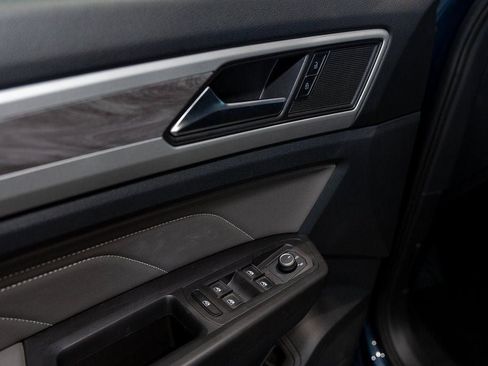 Used 2023 Volkswagen Atlas Cross Sport SE image 12