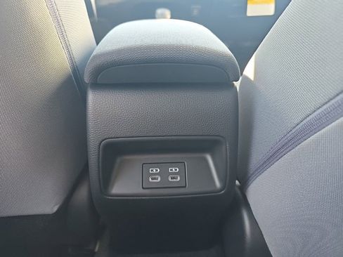 Used 2026 Toyota Corolla SE w/ SE Premium Package FWD image 17