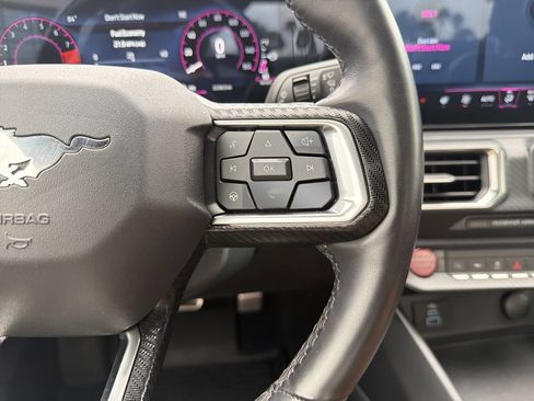 Used 2025 Ford Mustang GT Premium RWD image 27
