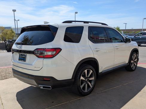 Used 2023 Honda Pilot Elite image 5