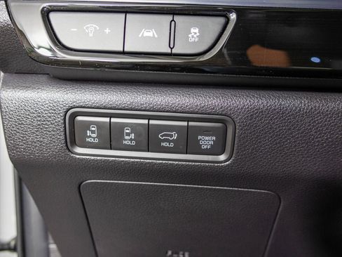Used 2024 Kia Carnival SX Prestige FWD image 34