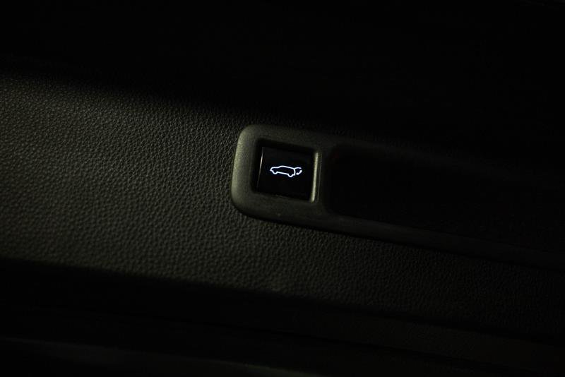 Used 2020 Toyota Highlander XLE FWD image 8