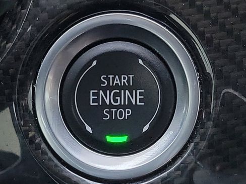 Used 2024 Cadillac XT6 Sport image 17