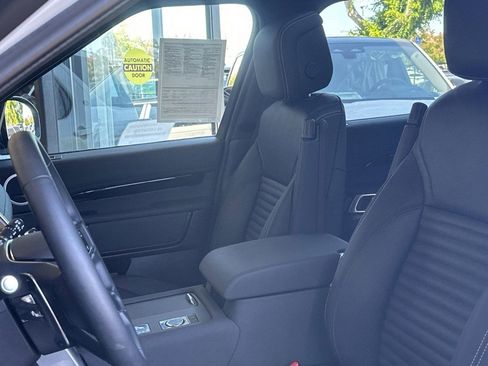 Used 2025 Land Rover Discovery S AWD/4WD image 22