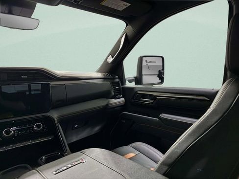 Used 2025 GMC Sierra 2500 AT4 w/ AT4 Premium Plus Package image 13