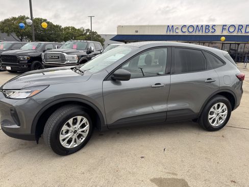Used 2025 Ford Escape Active image 10